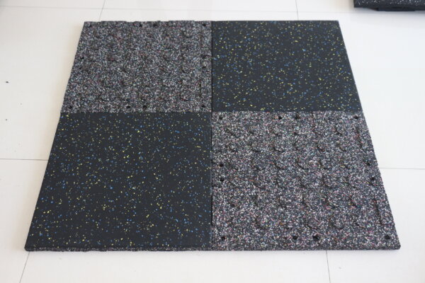 Clasp gym floor mat